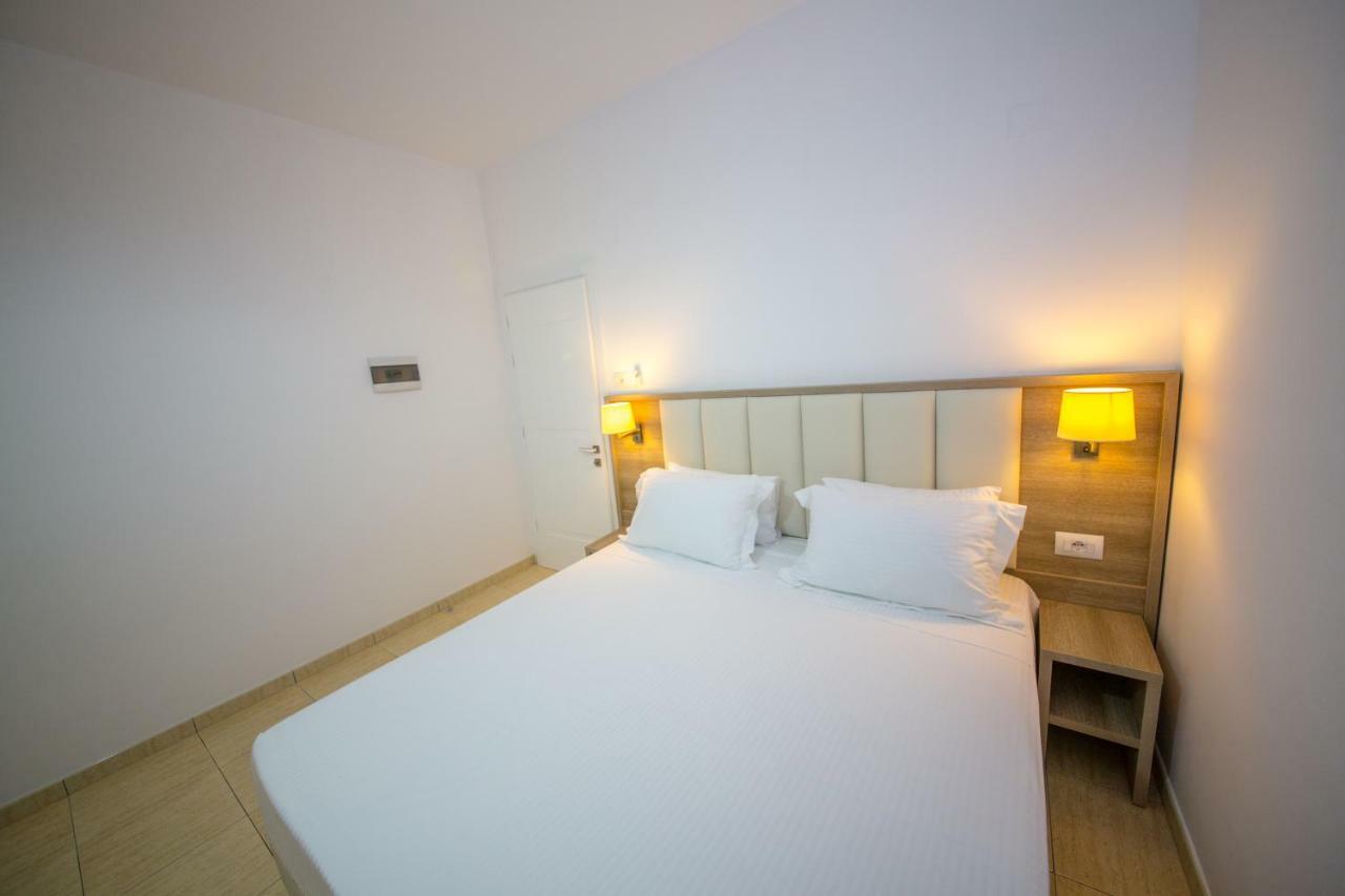 Hotel Alina Sarandë Exteriér fotografie